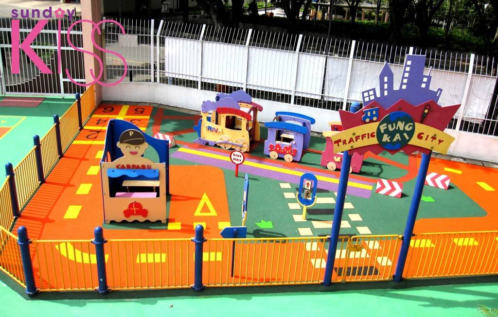 鳳幼擁有自家交通城，在香港幼稚園屬少數，若非校園空間大也難以容納。