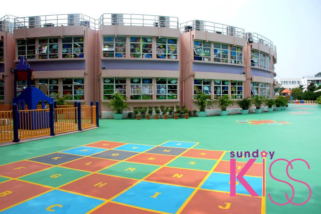 鳳溪幼稚園佔地三千平方米，教學及活動設施齊備，校園環境優越是家長鍾情該校的原因之一。