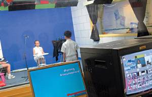 校園電視台Campus TV 是學校的重要傳播媒介，每天宣佈學校事項、時事、天氣報告，並製作趣劇在午飯時間播放，更有自家Studio 製作節目。